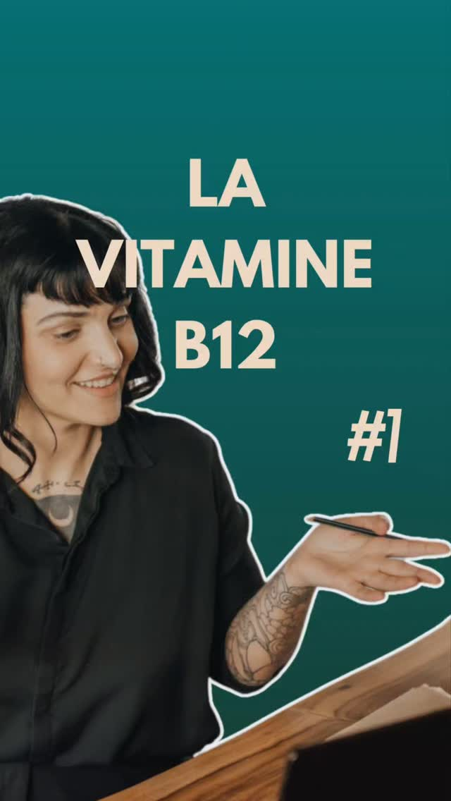 #1 - POURQUOI TU VOULAIS COMMENCER PAR LA VITAMINE B12 ?Zé partiiiiii 🥳Début janvier, j’avais filmé une série de vidéos en mode “questions-réponses”, non scriptées, donc plus ou moins improvisées, pour voir si l’exercice me plaisait et si j’arrivais à être à l’aise (spoiler : pas DU TOUT !).Le résultat ne me plait vreuuuuument pas ! Je trouve que je suis pas du tout naturelle, que mes idées ne sont pas claires, que mon message ne passe pas comme il devrait … Bref : j’avais prévu de laisser ces vidéos dans un dossier de mon PC, là où personne ne les trouverait !MAIS … depuis plusieurs jours, je reçois pas mal de questions concernant la vitamine B12 (le sujet, justement, de cette série). Donc, tant pis : je mets ma timidité (mon ego ?) de côté et je sors les vidéos parce que je pense finalement que ça pourra peut-être aider quelques personnes !Donc voici la 1ère d’une série de 5 vidéos courtes qui sortiront tous les mercredis des prochaines semaines sur le thème de la vitamine B12. J’espère que l’inconfort qu’elle provoque chez moi en vaudra la peine 😅Pour toute question sur cette vitamine, je t’invite à te rendre sur le site de végéclic où tu trouveras :
✅ des fiches conseils très complètes par nutriments : dont la vitamine B12
✅ une infographie “Quand et comment se complémenter en vitamine B12 ?”
✅ un guide d’achats de compléments de vitamine B12Pour recevoir les liens directement en DM, commente simplement : vegeclic⚕️ Rappel : il s’agit de conseils généralistes mais si tu veux une recommandation plus précise et individualisée, n’hésite pas à consulter un·e pro de santé, spécialisé·e dans les alimentations végétales.—🌿 Je suis Magali, diététicienne nutritionniste spécialisée dans les alimentations végétales (végétariennes, végétaliennes, flexitariennes) et créatrice du podcast “Le Dos de la Cuillère”. Je te livre mes expériences personnelles en tant que vegan vivant en France, mes réflexions professionnelles sur la nutrition, mais aussi celles d'autres personnes partageant le même mode de vie.📩 Je viens de lancer une newsletter "La Dosette" , pense à t’inscrire (lien dans le Linktree ou sur mon site) si ça t’intéresse.