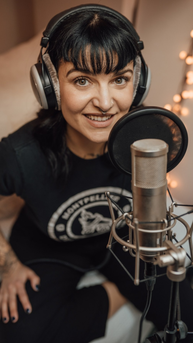 Les abonné.e.s de La Dosette ont eu l’exclu la semaine dernière : le podcast reprend pour sa 3ème saison cette semaine !Et pour fêter cette bonne nouvelle, on a filmé l’enregistrement ce qui me permet de vous offrir ce bêtisier en format vidéo 🤡Le premier épisode sortira jeudi sur toutes les plateformes d’écoute et YouTube.Le titre de l'épisode est une référence à un tube de Jordy sorti en 1992 puisqu'apparemment, pour cette rentrée, j’ai décidé de travailler ma street cred’ 😎.🌿 Je suis Magali, diététicienne nutritionniste spécialisée dans les alimentations végétales (végétariennes, végétaliennes, flexitariennes, vegan) .Je t’aide à végétaliser ton alimentation sans te prendre la tête avec :
✨ mon accompagnement “VégéTranquille®”
🎙️ mon podcast “Le Dos de la Cuillère”
💌 ma newsletter "La Dosette"