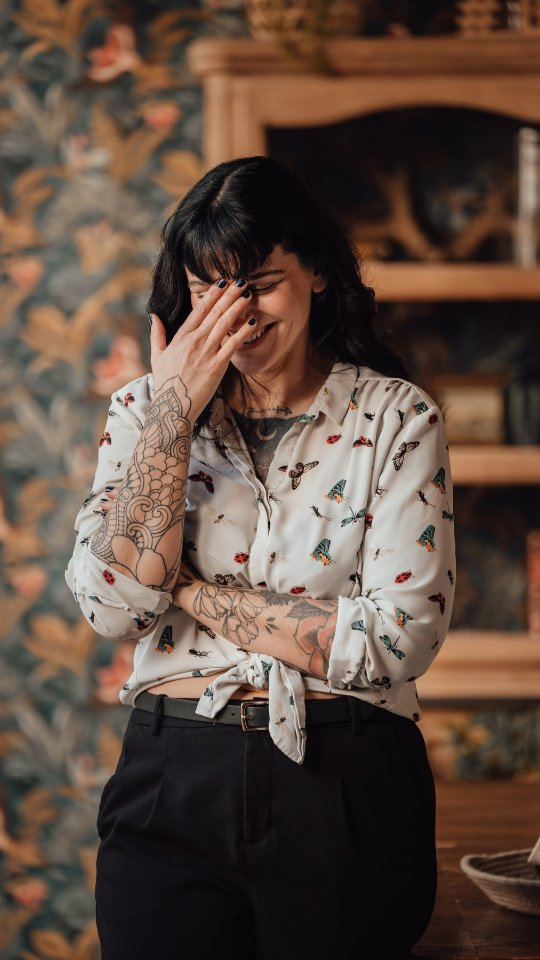 Comment faire sortir de chez elle une introvertie végane et gourmande ?Ask @perleensucre 😅…🌿 Je suis Magali, diététicienne nutritionniste spécialisée dans les alimentations végétales (végétariennes, végétaliennes, flexitariennes, vegan) .Je t’aide à végétaliser ton alimentation sans te prendre la tête avec :
✨ mon accompagnement “VégéTranquille®”
🎙️ mon podcast “Le Dos de la Cuillère”
💌 ma newsletter "La Dosette"